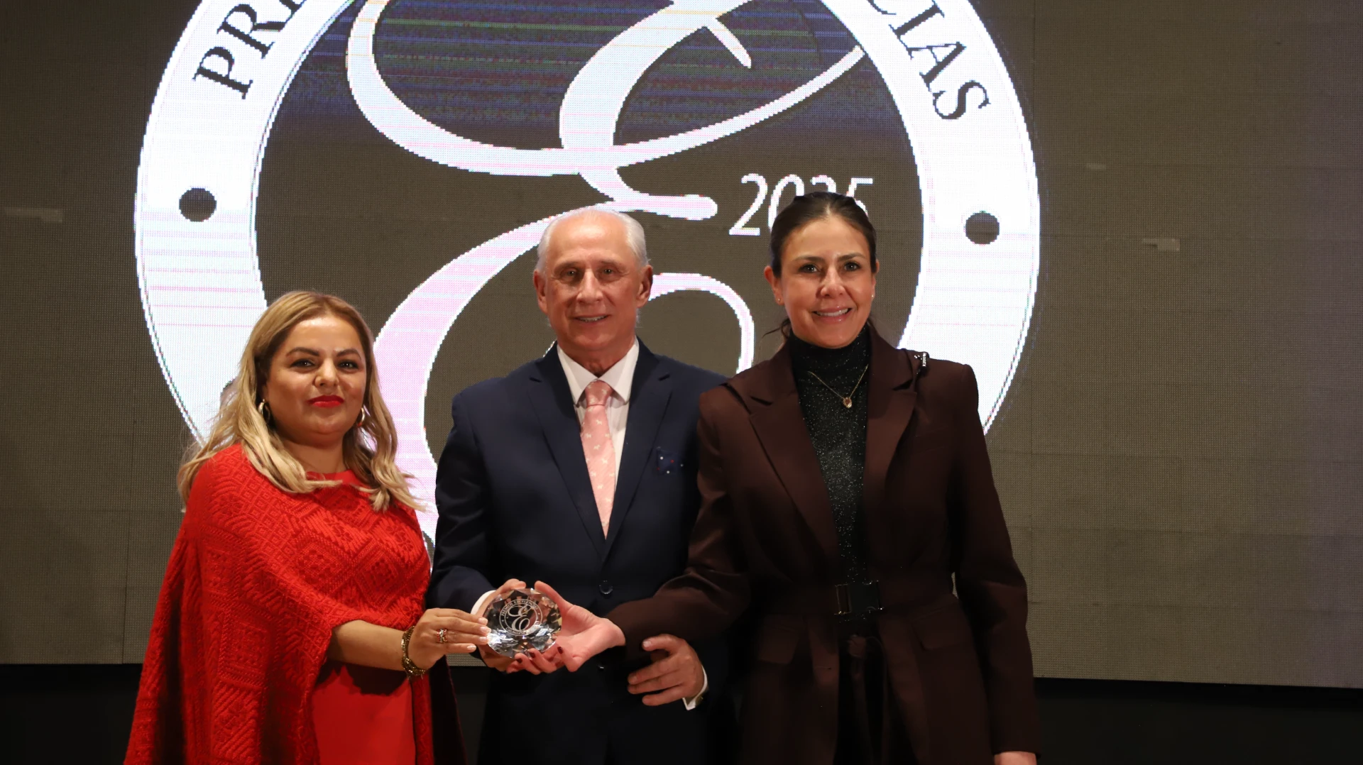 Galardonan al Camino Iniciático de Santiago de Querétaro en FITUR 🏆