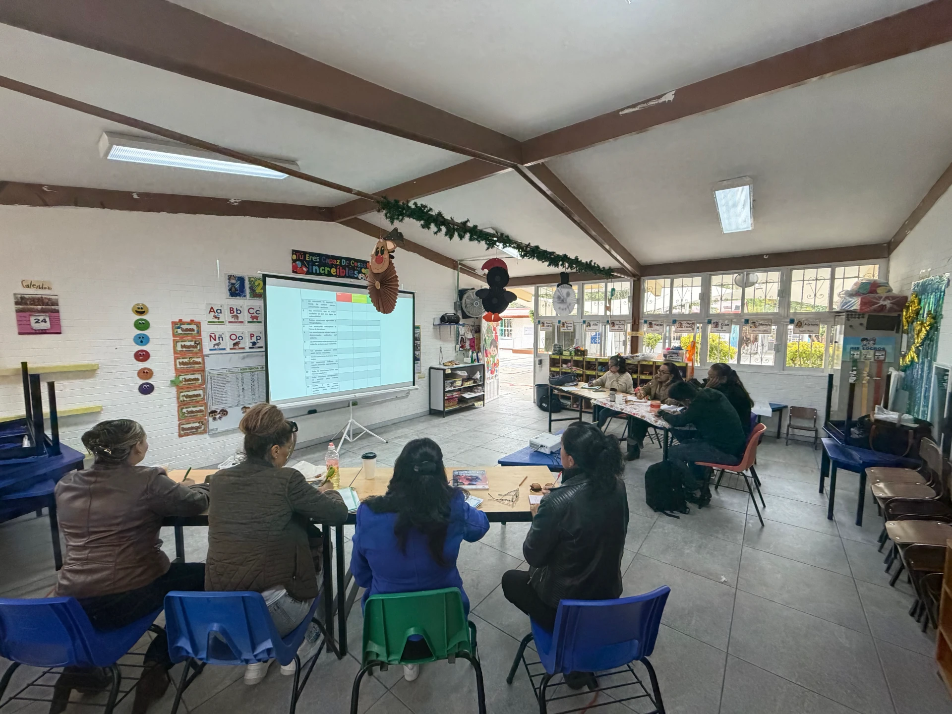 🕊️📚 Capacita USEBEQ a más de cinco mil docentes para fomentar una cultura de paz en escuelas de Querétaro