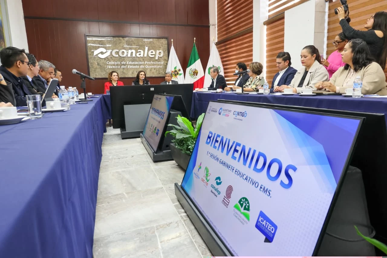 Destaca SEDEQ disminución de abandono escolar en bachilleratos