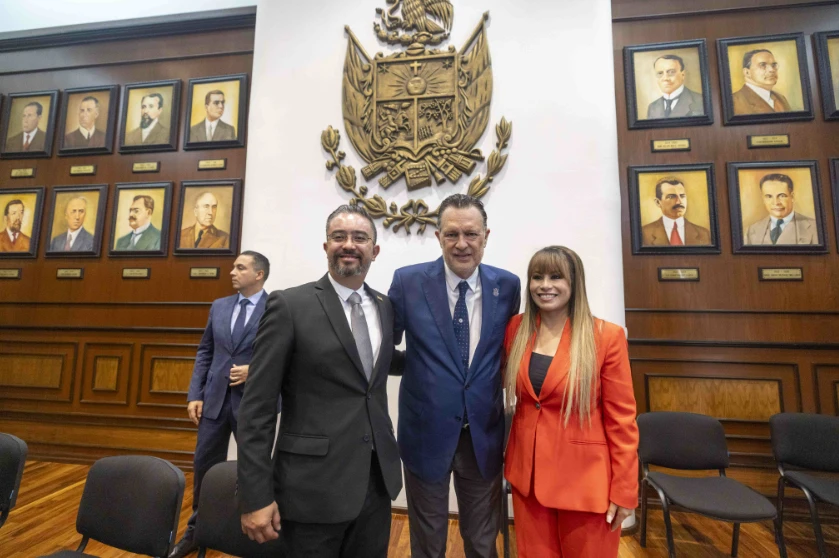 Mauricio Kuri encabeza toma de protesta del nuevo Consejo Directivo del Colegio de Abogados Litigantes de Querétaro