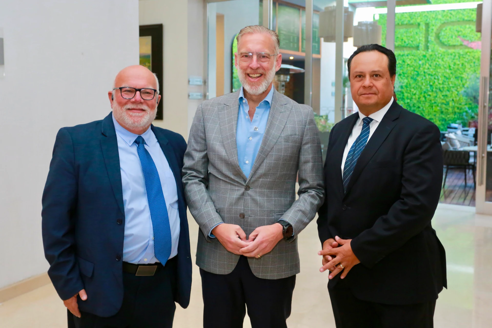 Marco Del Prete encabeza toma de protesta de la mesa directiva del Clúster de Plásticos en Querétaro