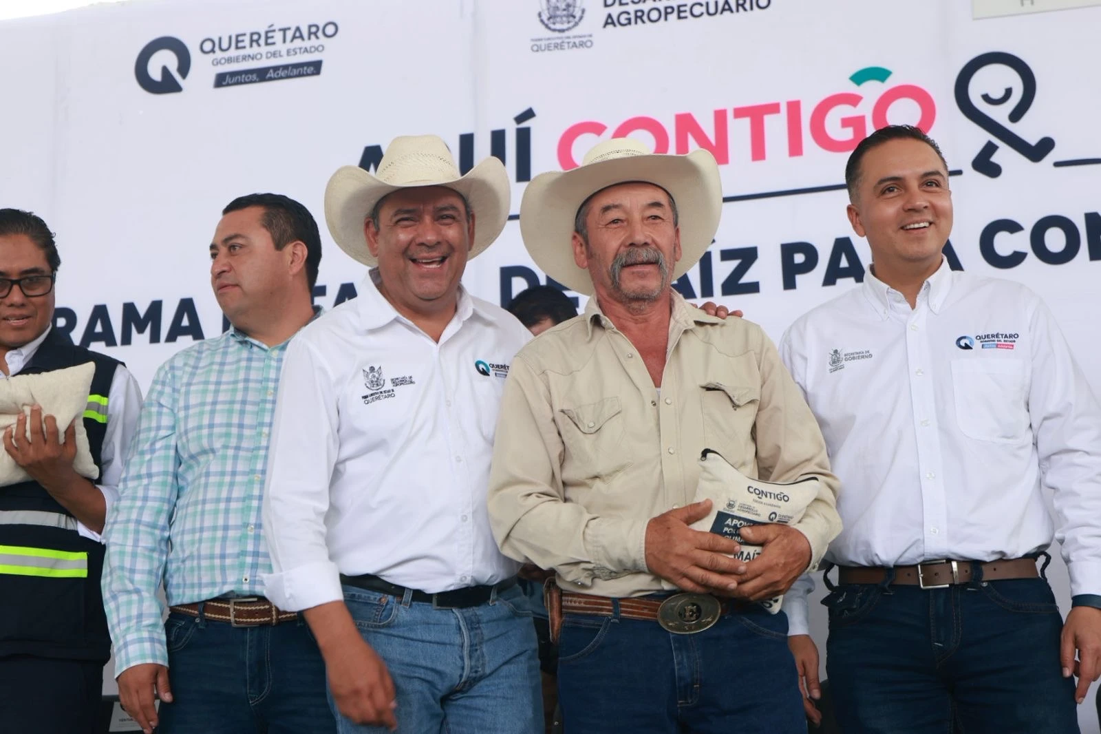 🌽🤝 SEDEA entrega maíz a productores de la Sierra Gorda