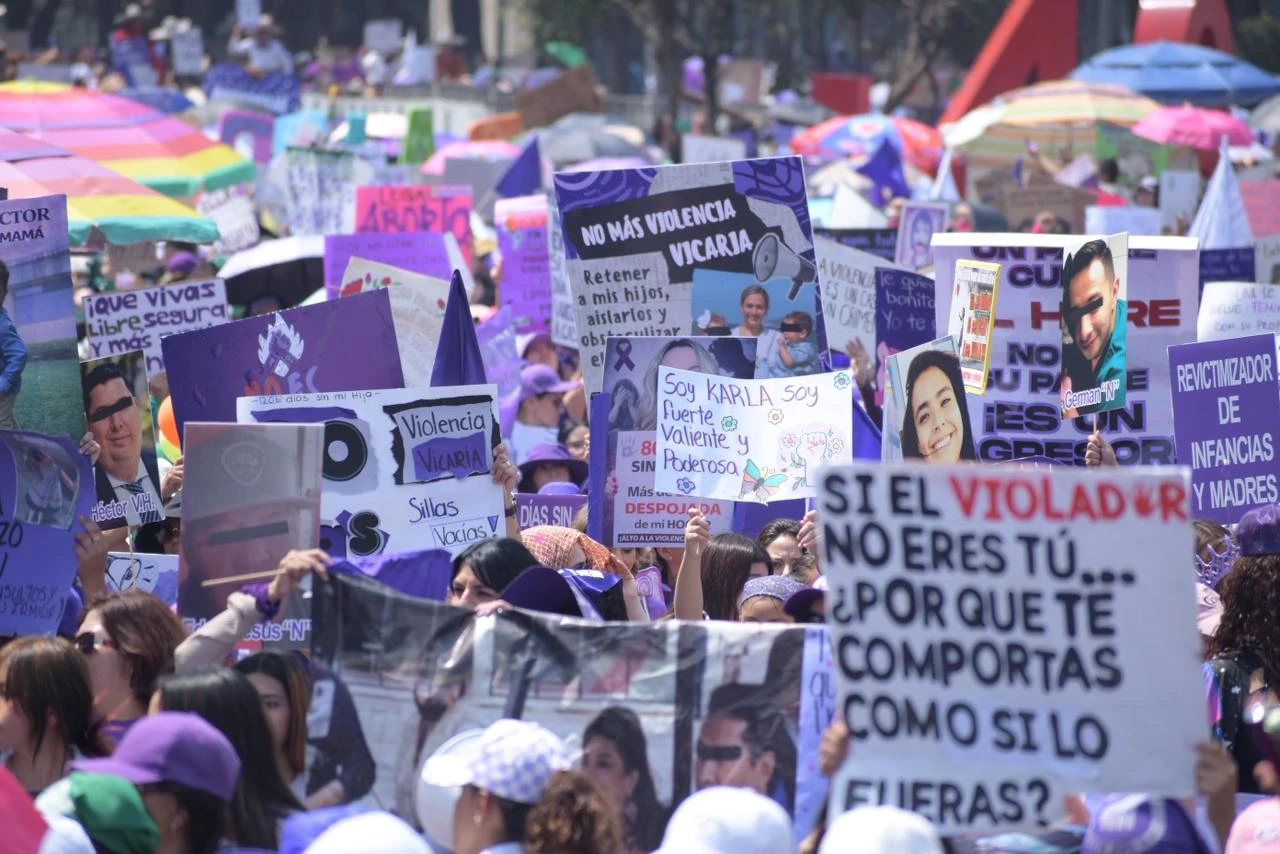 Detienen a 25 hombres por faltas administrativas durante marchas del 8M en Querétaro