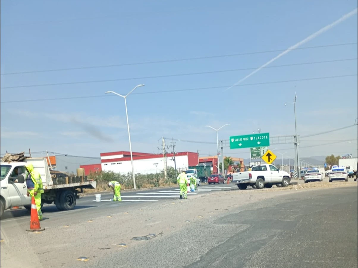📻 Instalan reductores de velocidad tras bloqueo en Libramiento Norponiente