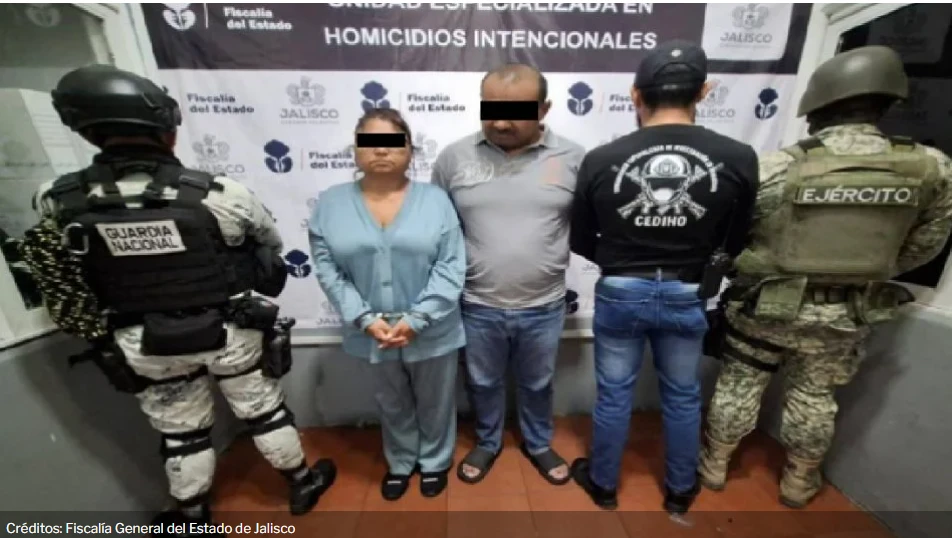 ASESINAN A BOMBERO EN JALISCO; DETIENEN A SU ESPOSA Y OTRA PERSONA