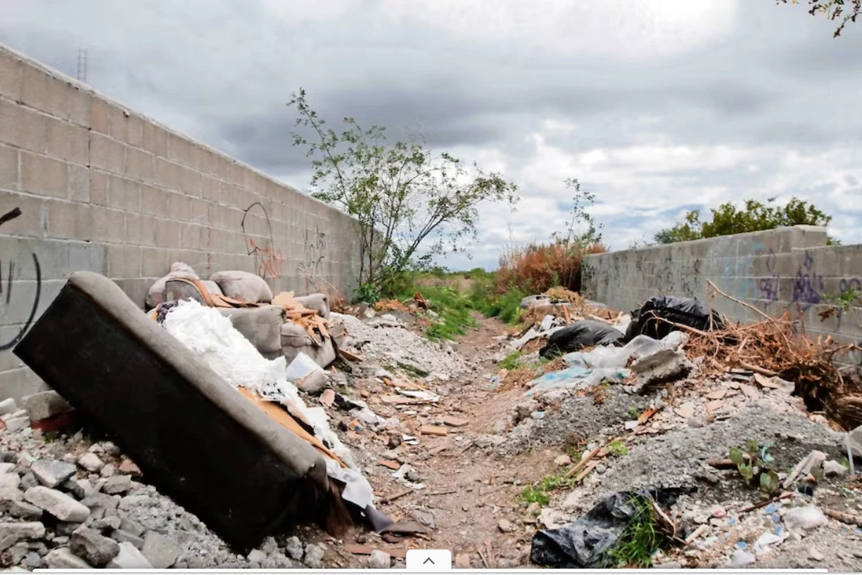 Sancionan a propietarios de baldíos en Querétaro por no mantenerlos limpios