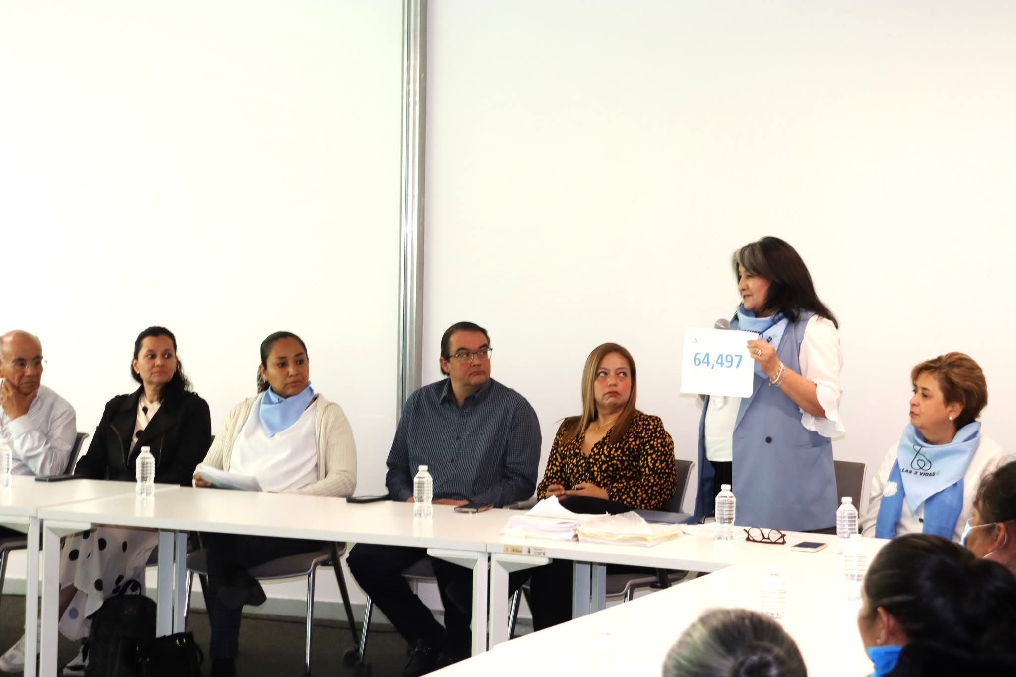 64 mil 497 firmas ciudadanas en defensa de la vida fueron entregadas a diputados del PAN