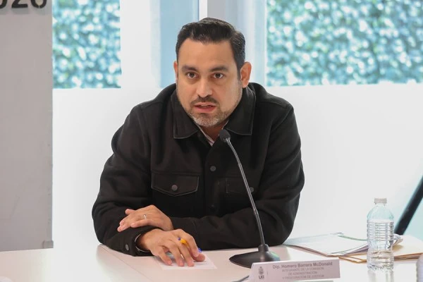 🚨👩‍⚖️ Homero Barrera impulsa iniciativa para proteger a las mujeres en Querétaro