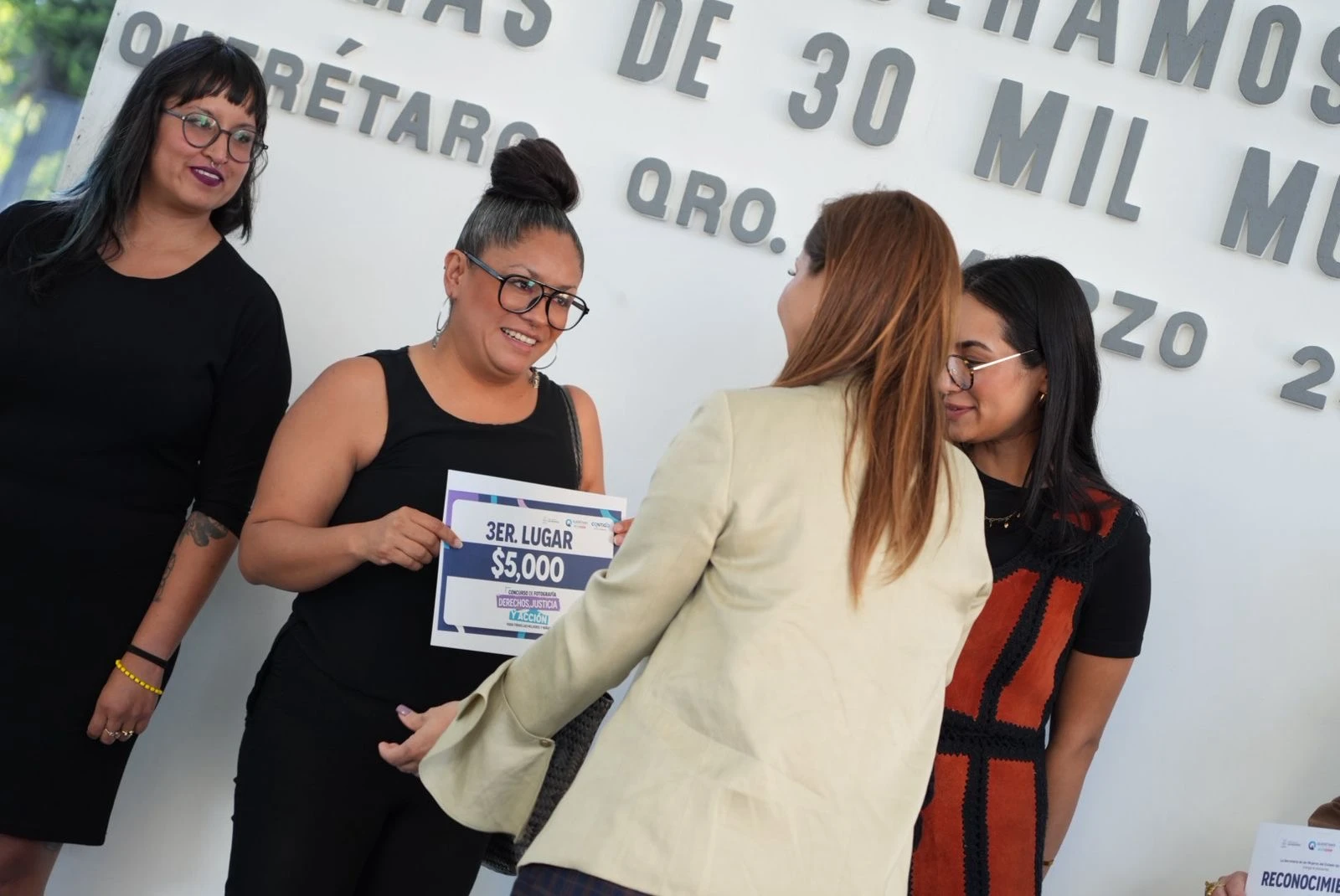 Inauguran en el "Gómez Morin" exposición fotográfica dedicada a los derechos de las mujeres y niñas
