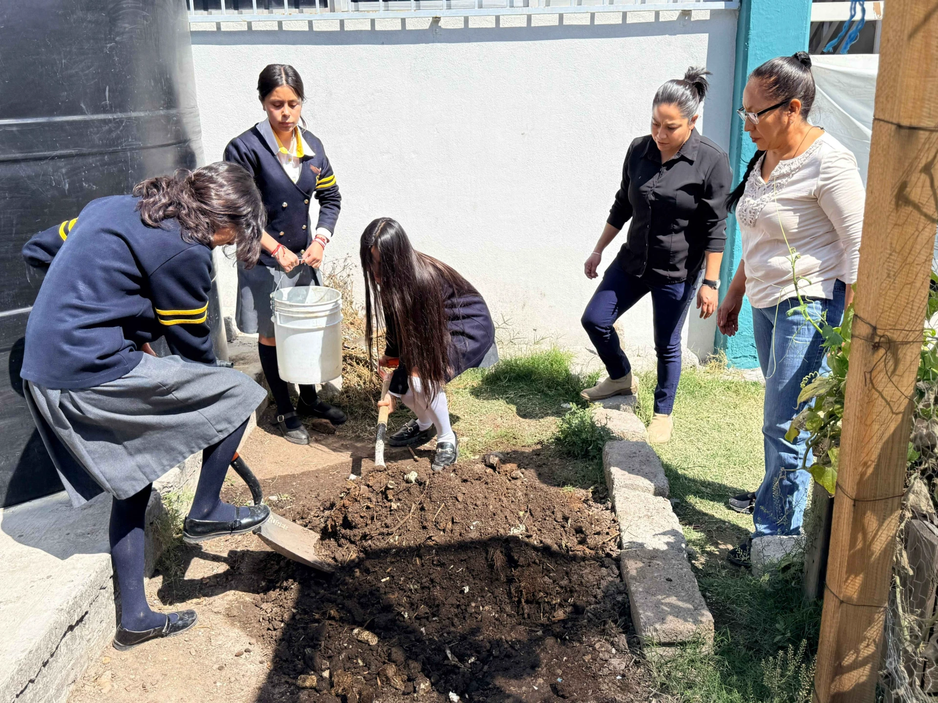 Secundaria "Roberto Ruiz Obregón" de San Juan del Río representa a Querétaro con exitoso proyecto ecológico