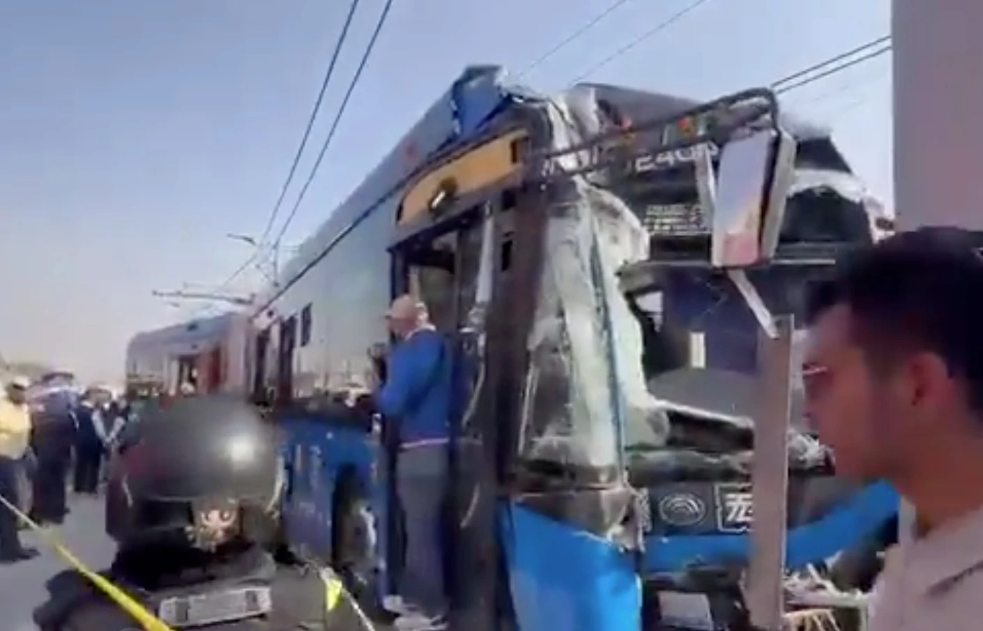 ACCIDENTE EN EL TROLEBÚS ELEVADO DEJA AL MENOS 20 LESIONADOS EN CHALCO
