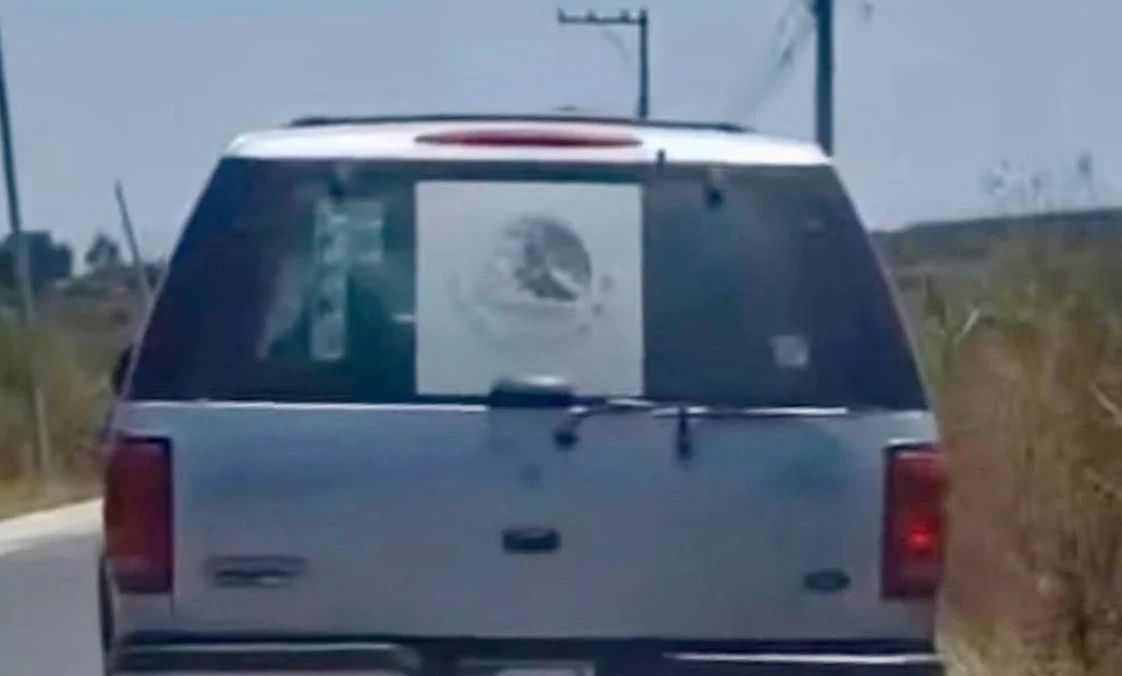 AUTORIDADES DE QUERÉTARO LLEVAN ANTE FISCALÍA CASO DE PERRO ARRASTRADO POR VEHÍCULO