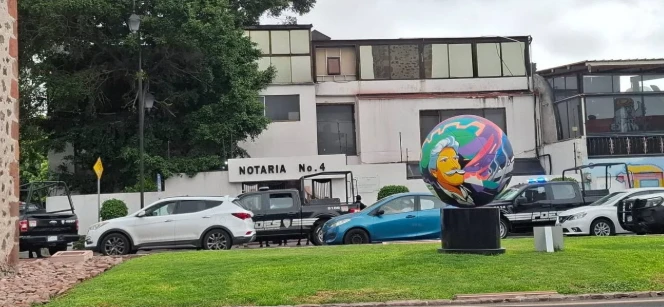 “FUERTE OPERATIVO DE FISCALÍA EN NOTARÍA DE QUERÉTARO; REPORTAN POSIBLE DETENCIÓN”